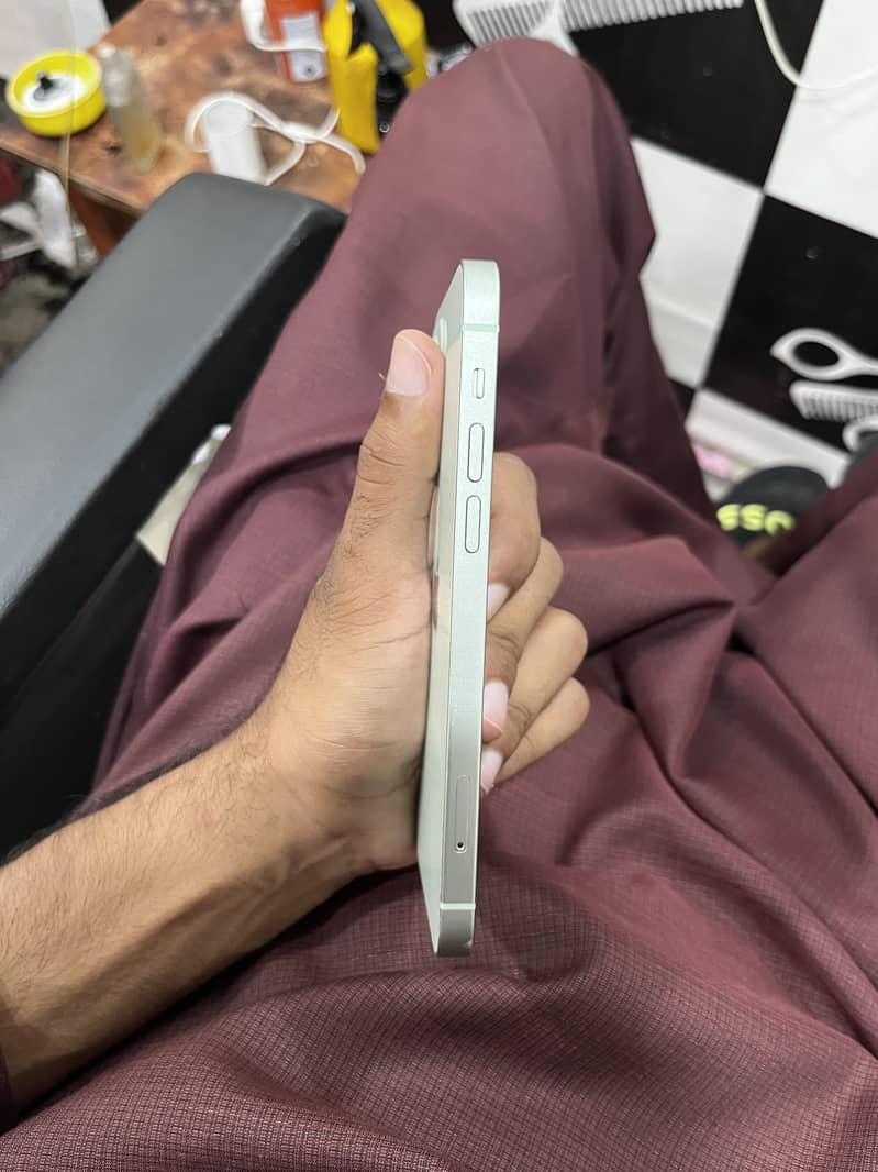 Apple iPhone 12 1