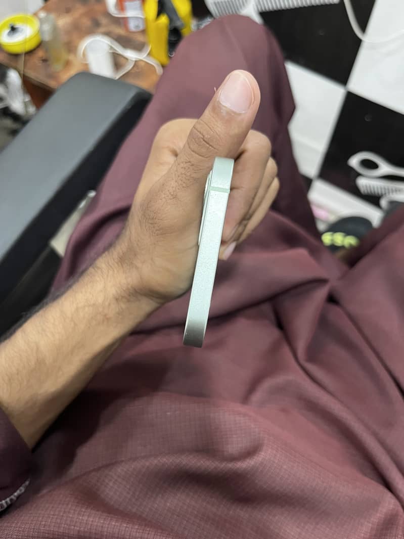 Apple iPhone 12 2