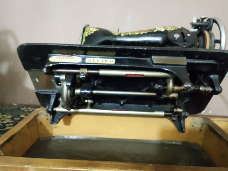 sweing machine with motor 2