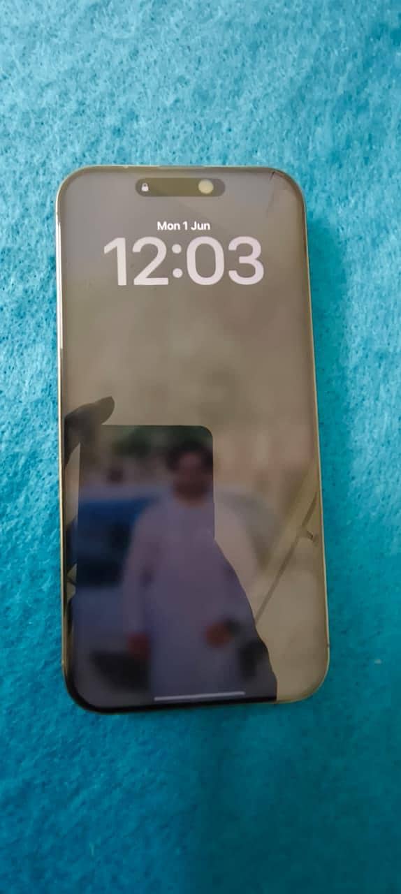 Apple iPhone 16 Pro Max 3