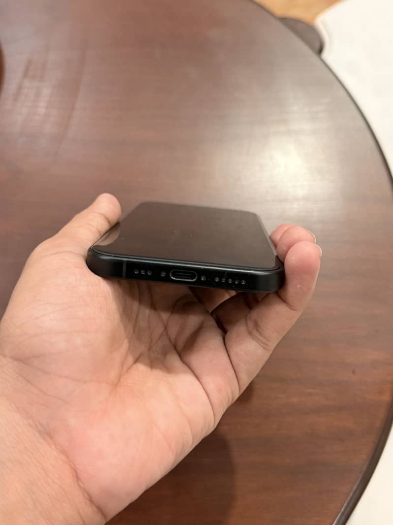 Apple iPhone 16 1