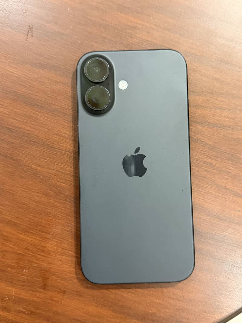 Apple iPhone 16 5
