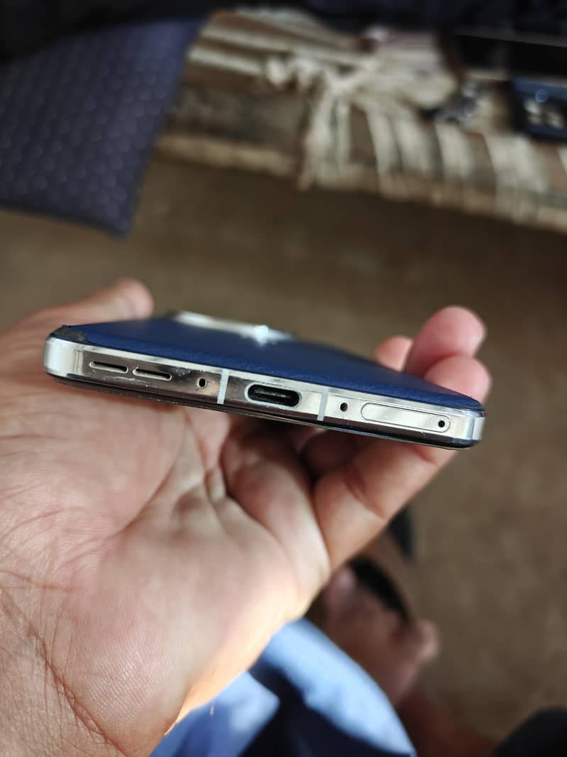 OnePlus 13 4