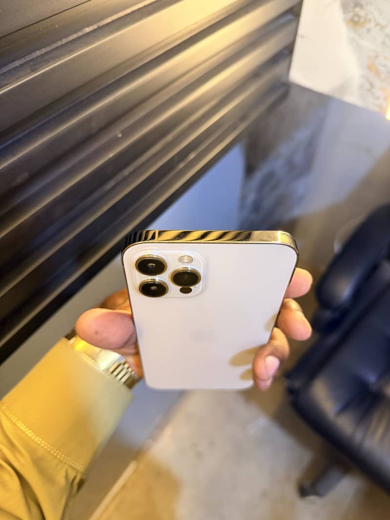 iPhone 12 Pro Max 5
