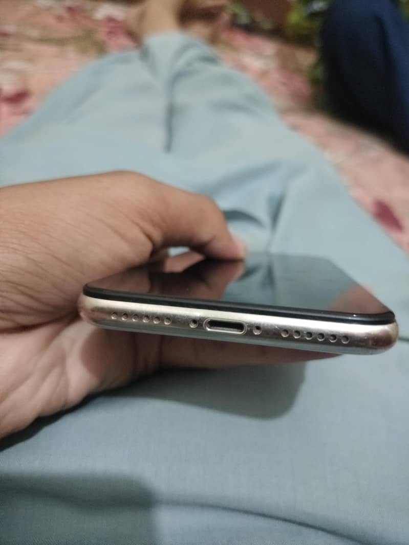 Apple iPhone X 0