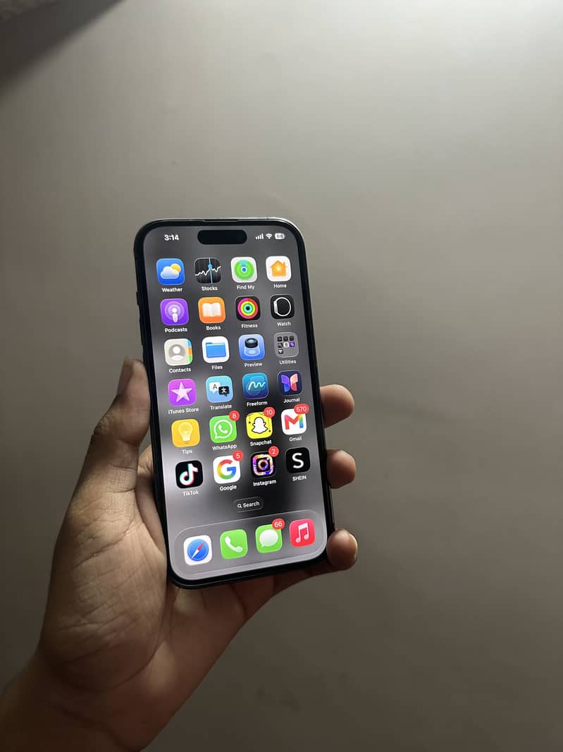 Apple iPhone 14 Pro 1