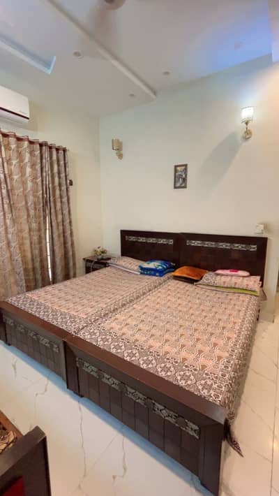 2 Single Beds