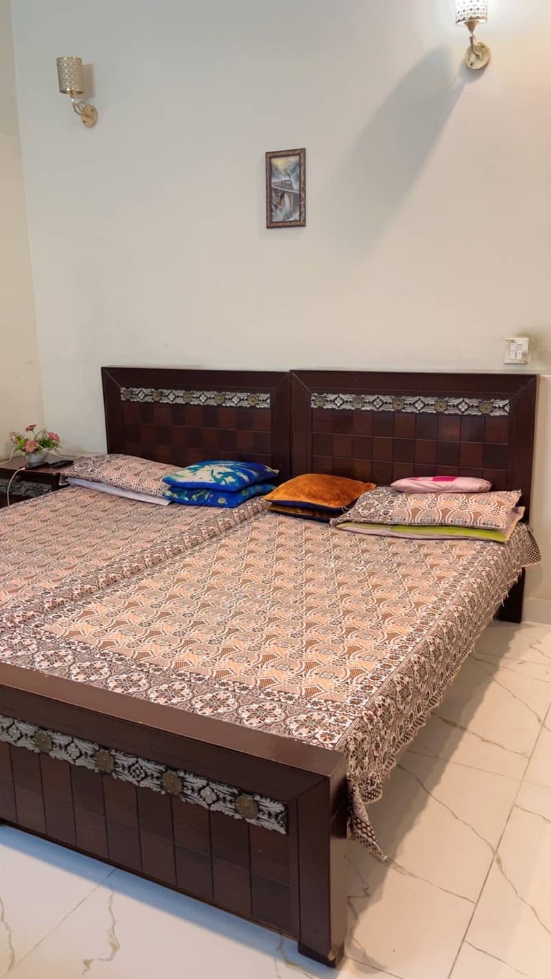 2 Single Beds 1