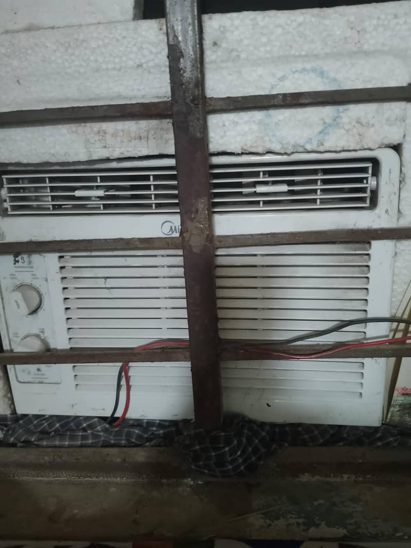 window AC 10/10 0