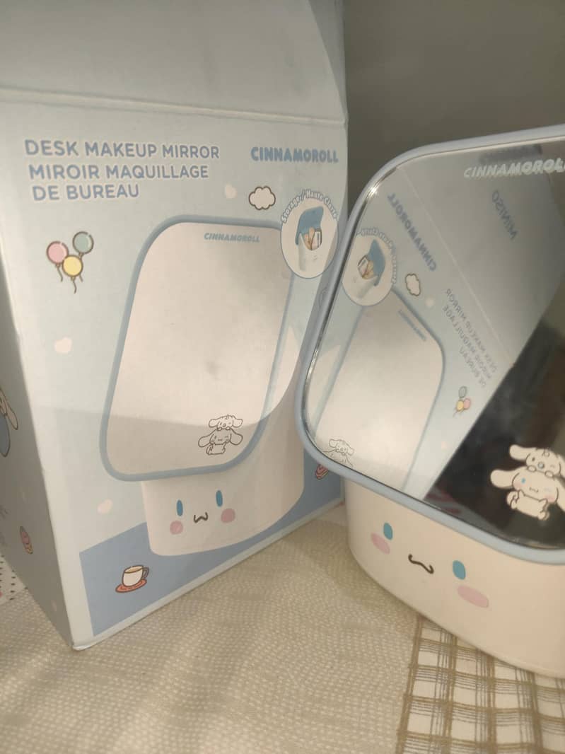 Desk makeup mirror 2