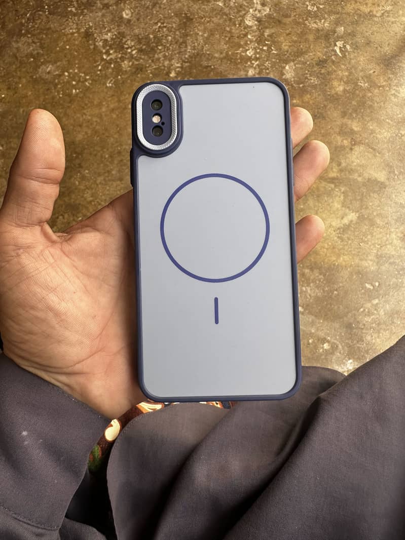 Apple iPhone XS Max 3