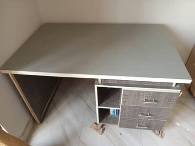 office/gaming table