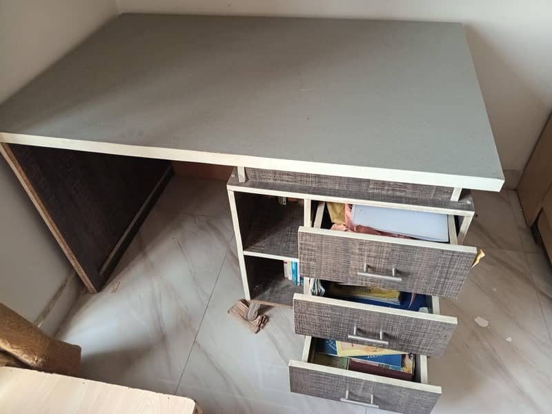 office/gaming table 1