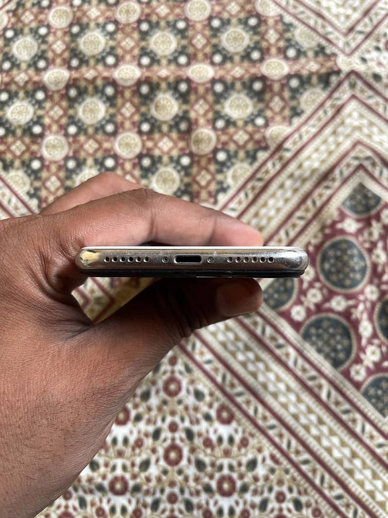 Apple iPhone X 6