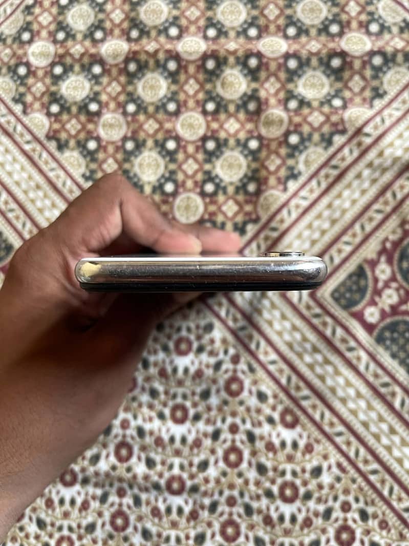 Apple iPhone X 10