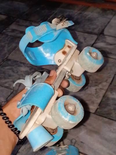 Skiting shoes for children