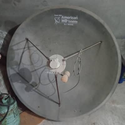 4 Feet Fiber Dish Antenna with LNBs
