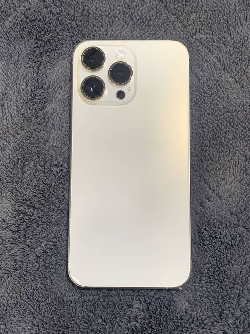 Apple iPhone 14 Pro Max 0