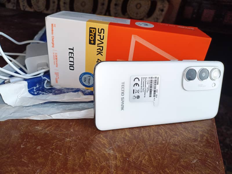 Tecno Spark 40pro+ 0
