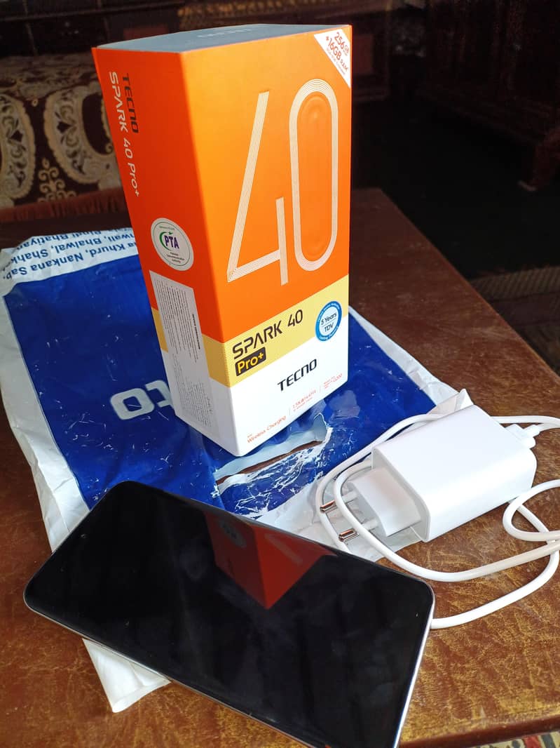 Tecno Spark 40pro+ 3