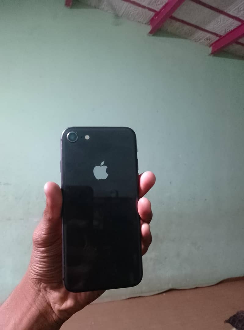 Apple iPhone 8 3