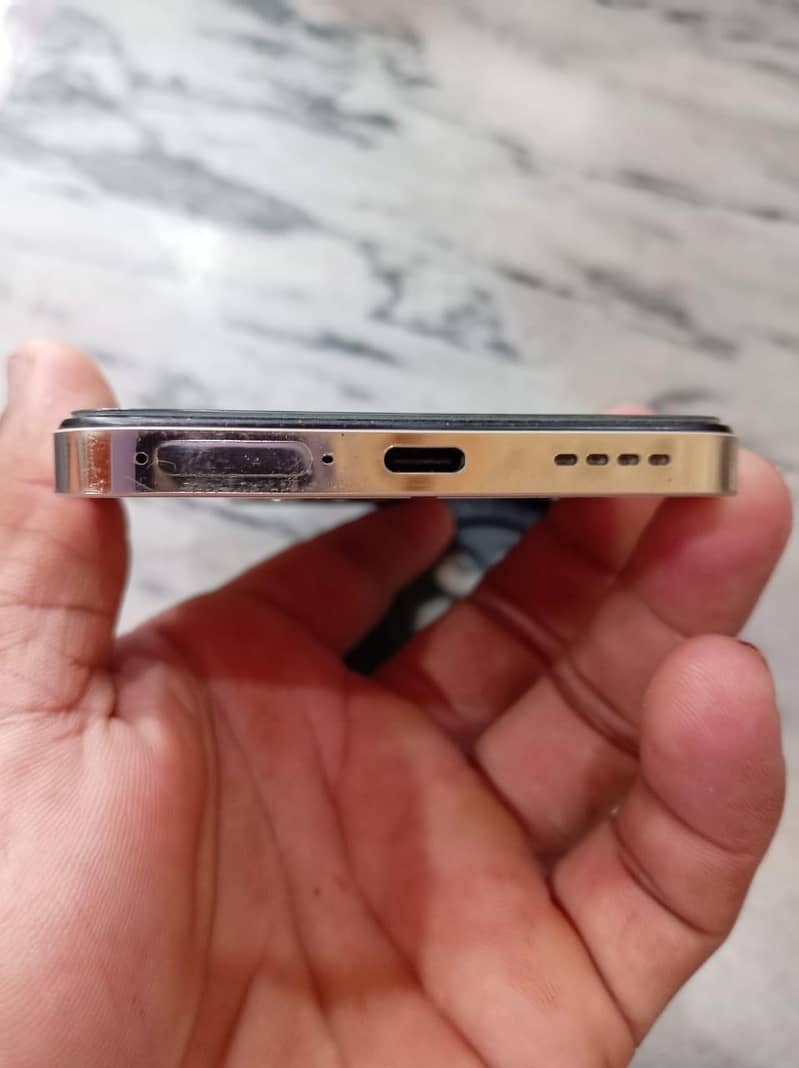 Realme 12 Plus 3