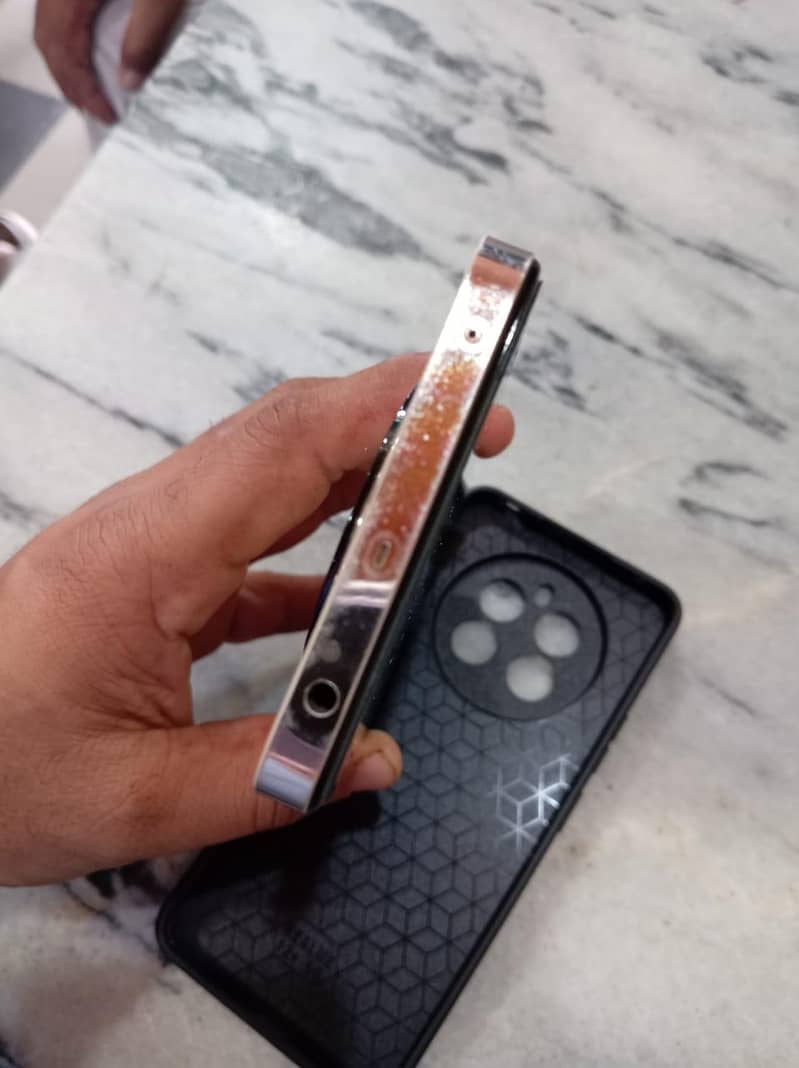 Realme 12 Plus 4