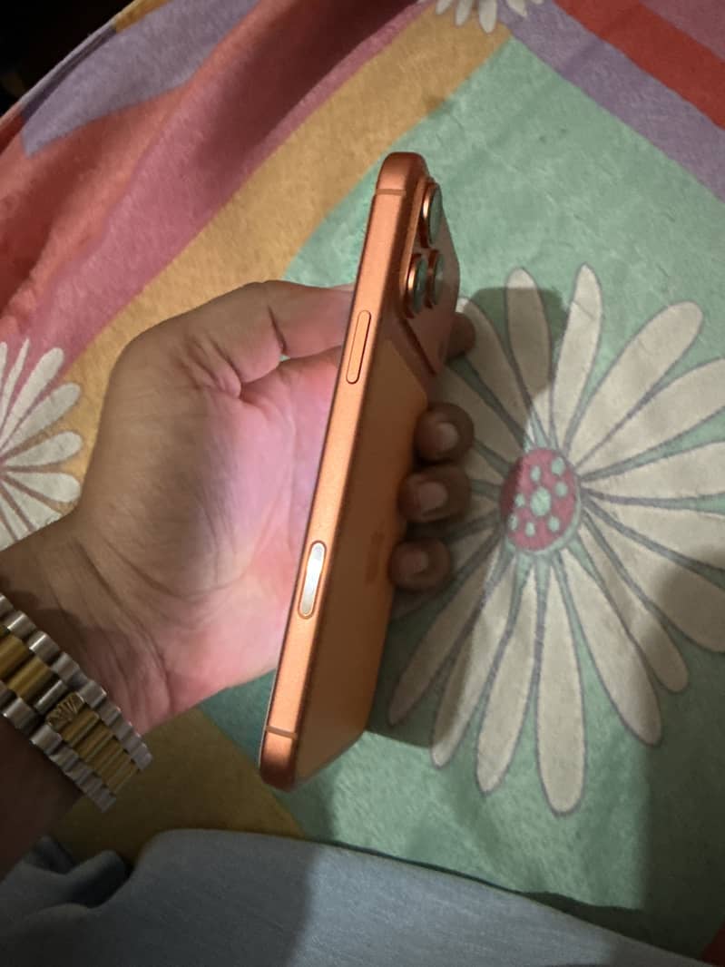 Apple iPhone 17 Pro Max 2