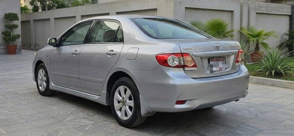 Toyota Corolla Altis 2011 6