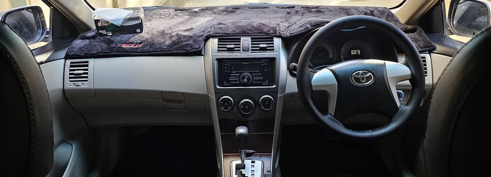 Toyota Corolla Altis 2011 8