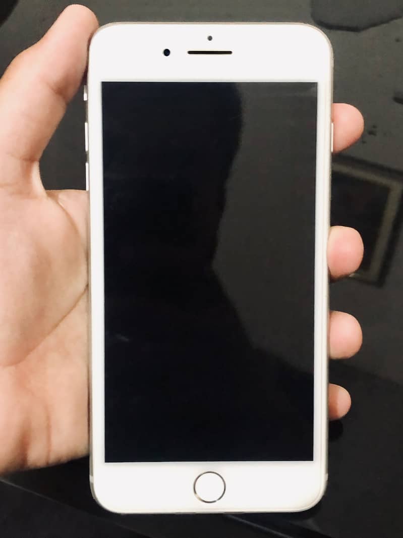 Apple iPhone 8 Plus 1