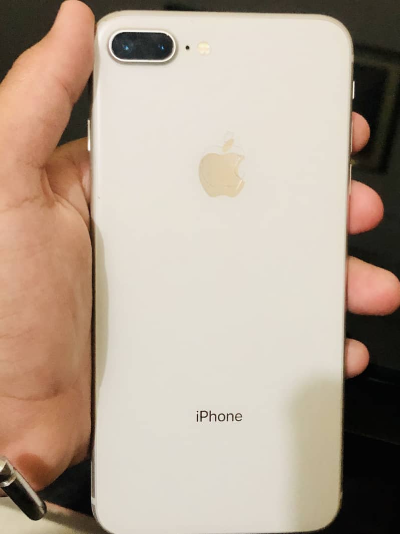 Apple iPhone 8 Plus 2