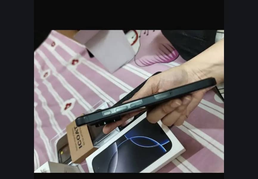 Apple iPhone 16 Pro 2