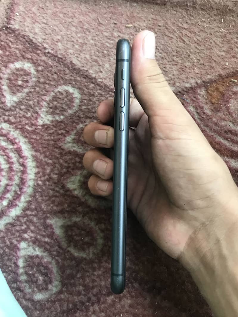 Apple iPhone 11 3