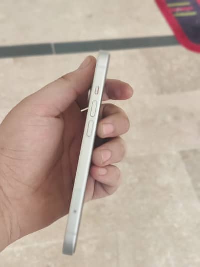 Apple iPhone 15