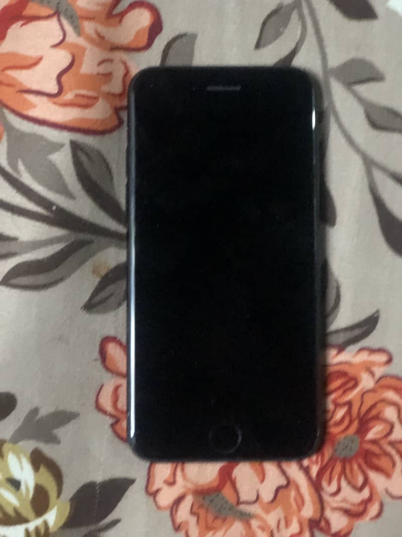 Apple iPhone 7 0