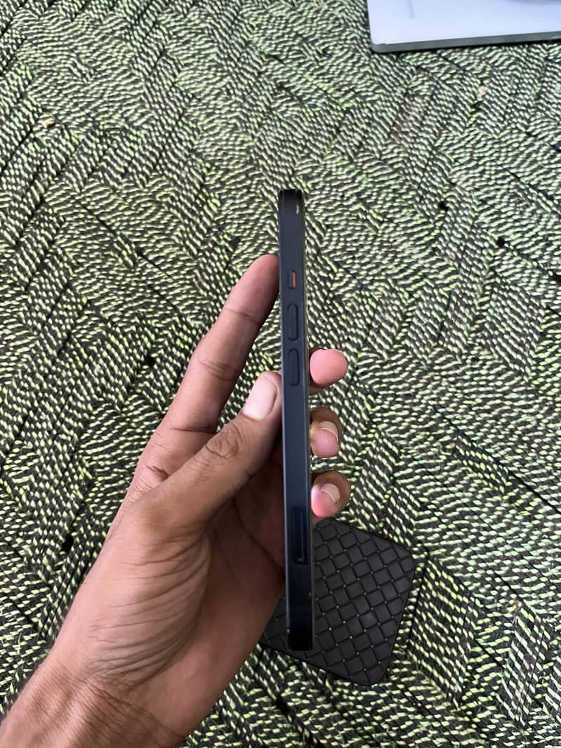 Apple iPhone 13 3