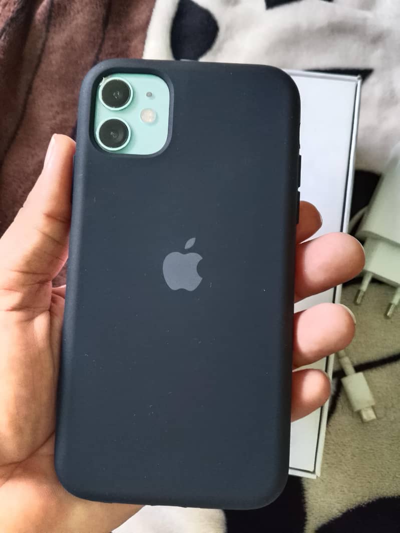 Apple iPhone 11 0