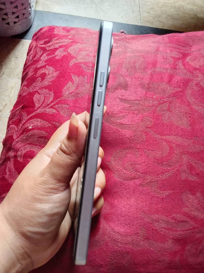 Tecno Spark Go 2 3