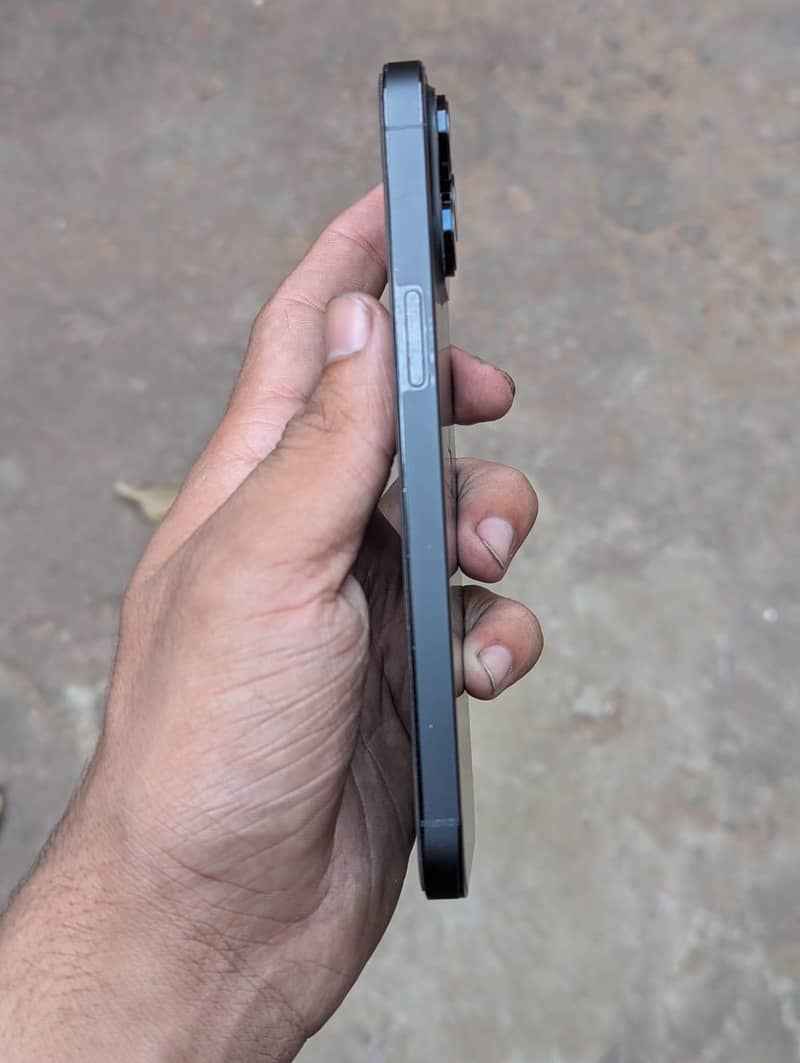 Apple iPhone 14 Pro Max 0