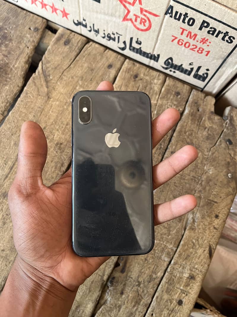 Apple iPhone XS 5