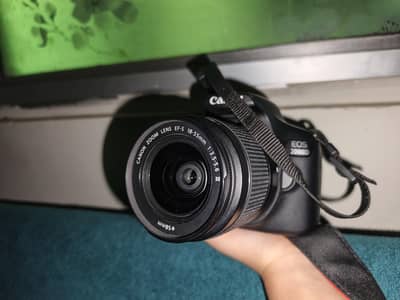 Canon EOS 2000D
