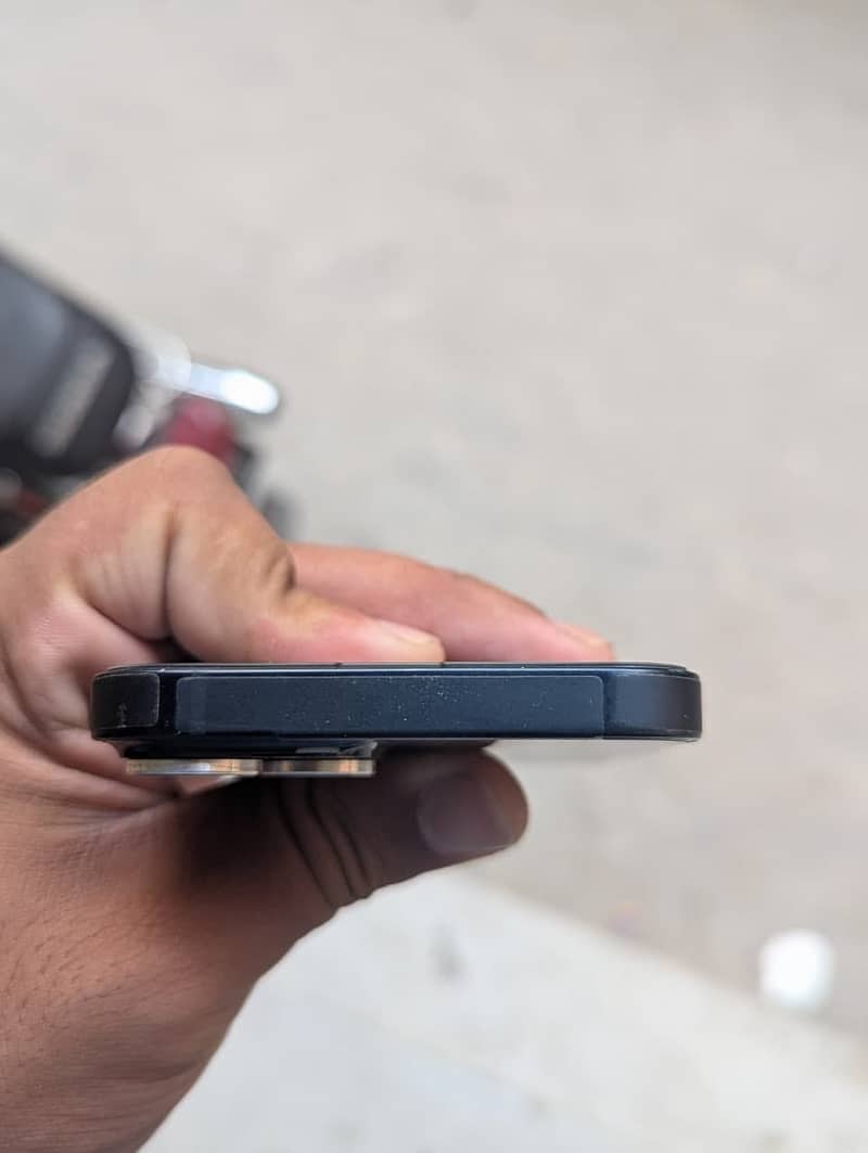 Apple iPhone 14 5
