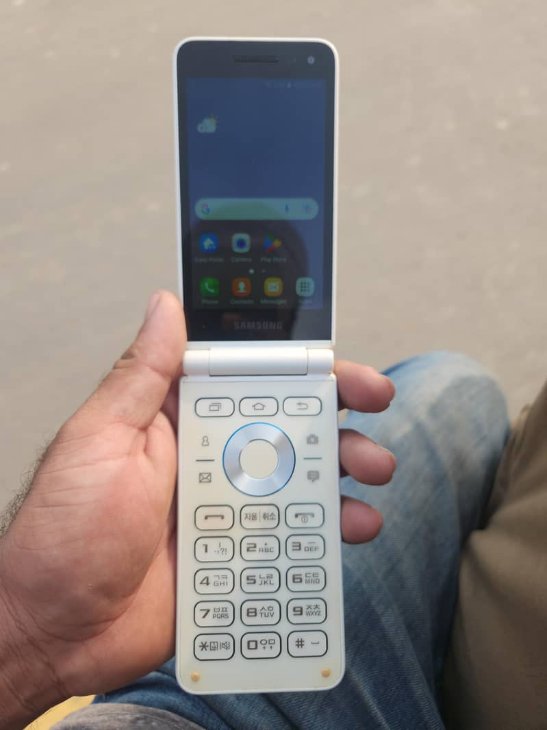 Samsung Mobile Folder2 touch and type android 1
