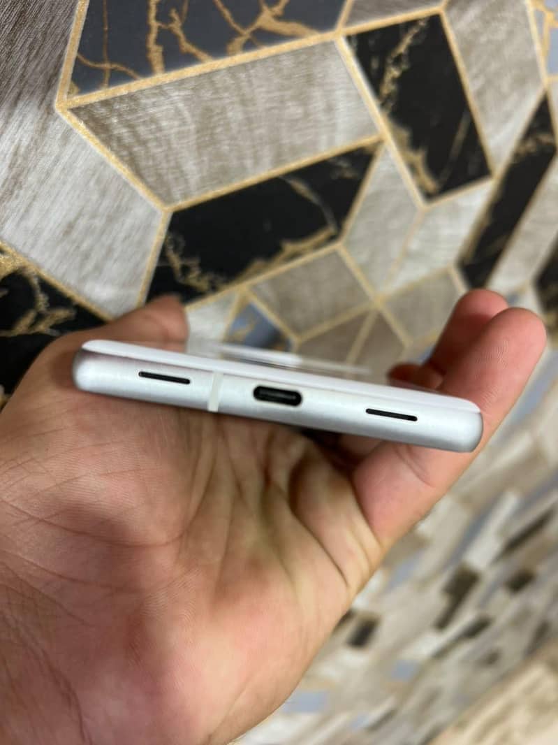 Google Pixel 7a 3