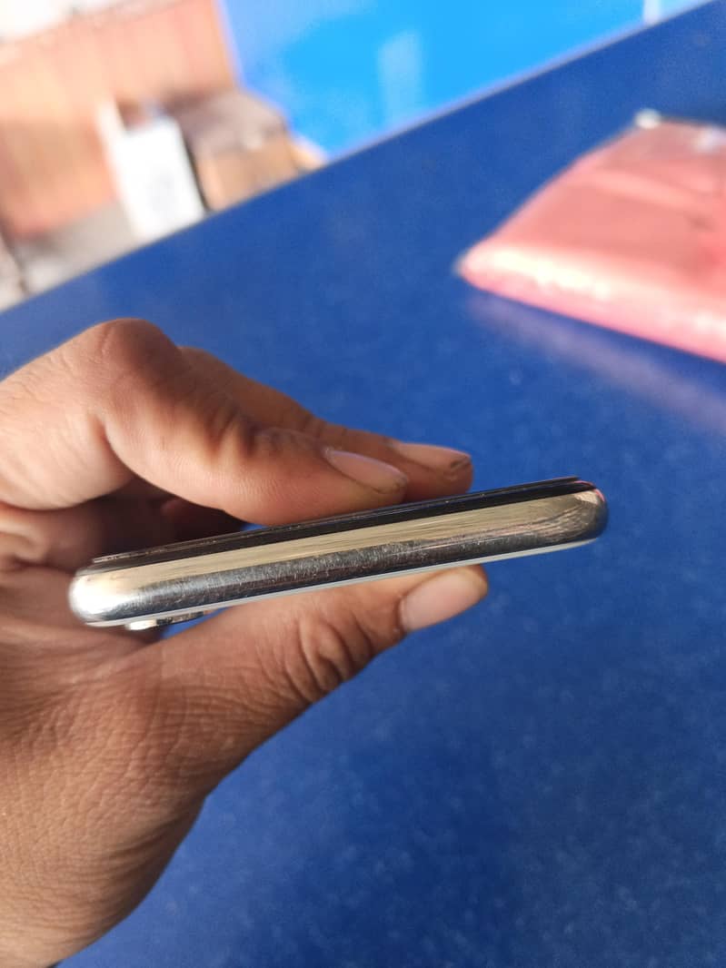 Apple iPhone X 3