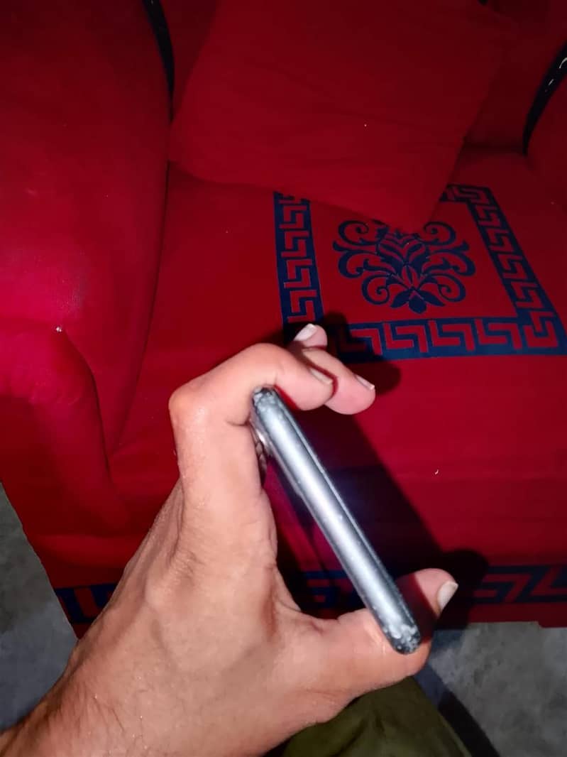 Apple iPhone 11 3