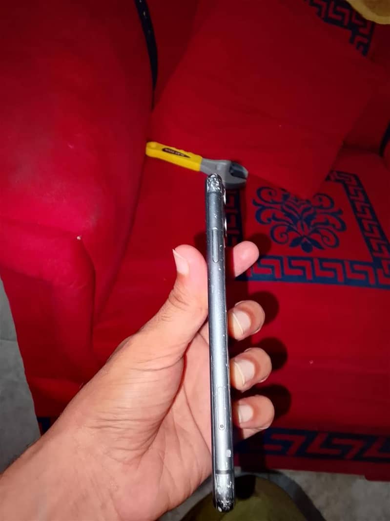 Apple iPhone 11 6