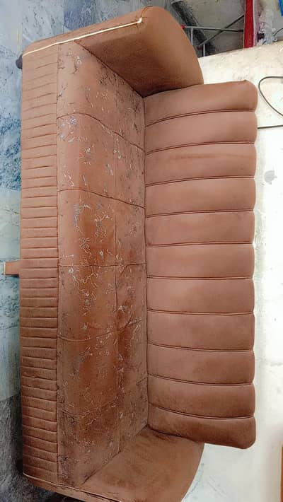 “Beautiful Sofa Set for Sale – Good Condition”