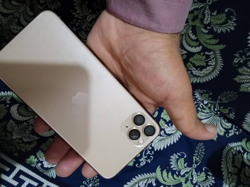 Apple iPhone 11 Pro Max 3